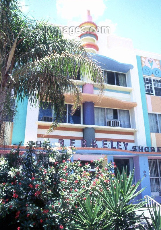 usa60: Miami / MIA / MIO (Florida): Berkley Shore Hotel - Art Deco (photo by Mona Sturges) - (c) Travel-Images.com - Stock Photography agency - Image Bank