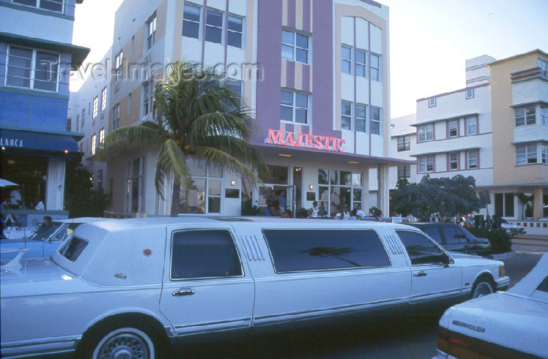 usa61: Miami (Florida): stretched limo at Majestic - South Beach (photo by Mona Sturges) - (c) Travel-Images.com - Stock Photography agency - Image Bank