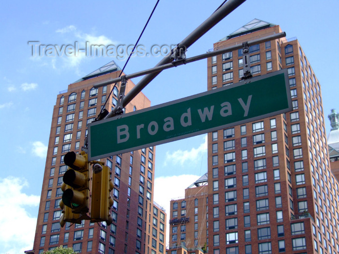 usa613: Manhattan (New York City): Broadway - sign - photo by M.Bergsma - (c) Travel-Images.com - Stock Photography agency - Image Bank