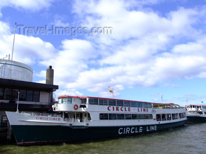 usa614: Manhattan (New York City): Circle Line boat trips - photo by M.Bergsma - (c) Travel-Images.com - Stock Photography agency - Image Bank