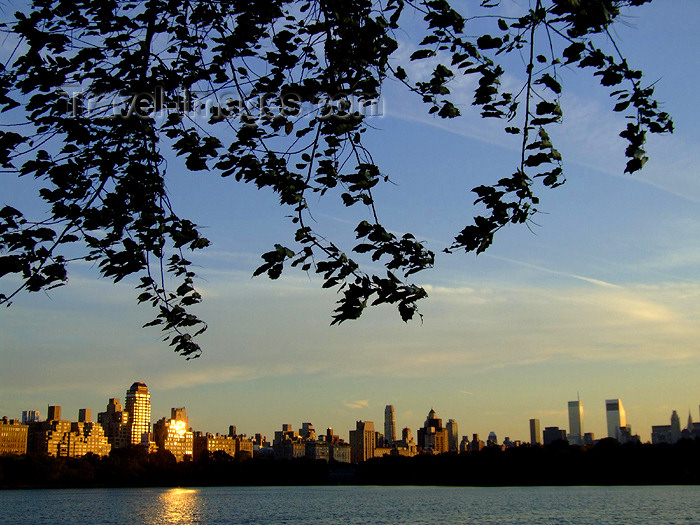usa619: Manhattan (New York City): sunset- Jacqueline Kennedy Onassis Reservoir at Central Park - photo by M.Bergsma - (c) Travel-Images.com - Stock Photography agency - Image Bank