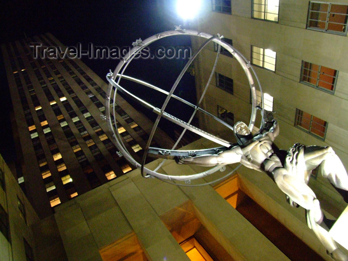 usa636: Manhattan (New York City): Atlas holding the world - sculptor Lee Lawrie - Rockefeller Plaza - photo by M.Bergsma - (c) Travel-Images.com - Stock Photography agency - Image Bank