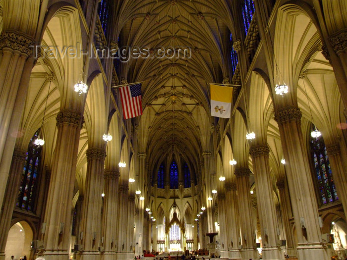 usa637: Manhattan (New York City: Inside Saint Patrick's Cathedral - seat of the archbishop of the Roman Catholic Archdiocese of New York, 50th Street and Fifth Avenue - designed by James Renwick, Jr. - photo by M.Bergsma - (c) Travel-Images.com - Stock Photography agency - Image Bank