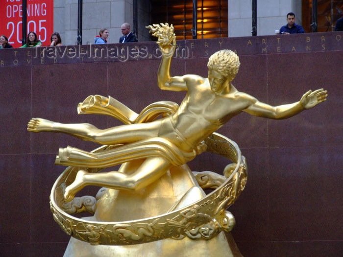 usa639: Manhattan (New York City): Paul Manship's gilded statue of Prometheus recumbent - Rockefeller Center - GE Building, formerly known as the RCA Building - photo by M.Bergsma - (c) Travel-Images.com - Stock Photography agency - Image Bank