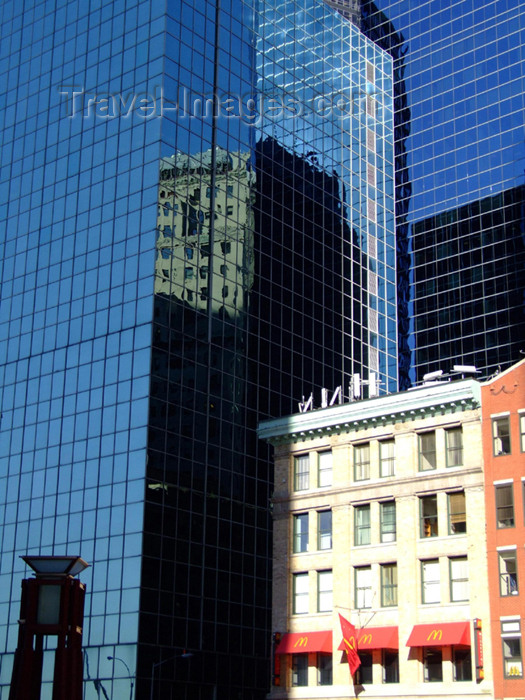 usa641: Manhattan (New York City): old and new - photo by M.Bergsma - (c) Travel-Images.com - Stock Photography agency - Image Bank