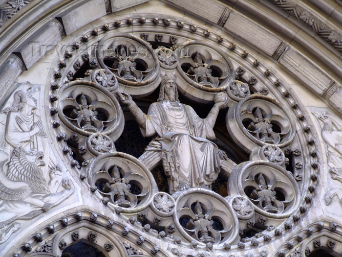 usa649: Manhattan (New York City): rose window - Cathedral of Saint John the Divine - photo by M.Bergsma - (c) Travel-Images.com - Stock Photography agency - Image Bank