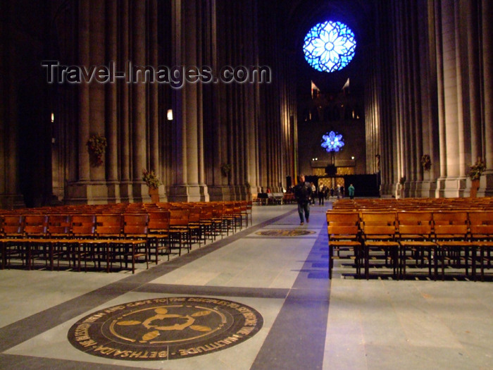 usa650: Manhattan (New York City): inside the Cathedral of Saint John the Divine - Mother Church of the Episcopal Diocese of New York and the seat of its Bishop - 1047 Amsterdam Avenue - photo by M.Bergsma - (c) Travel-Images.com - Stock Photography agency - Image Bank