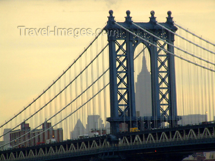 usa651: New York City: Manhattan Bridge - suspension bridge designed by Polish engineer Ralph Modjeski - photo by M.Bergsma - (c) Travel-Images.com - Stock Photography agency - Image Bank
