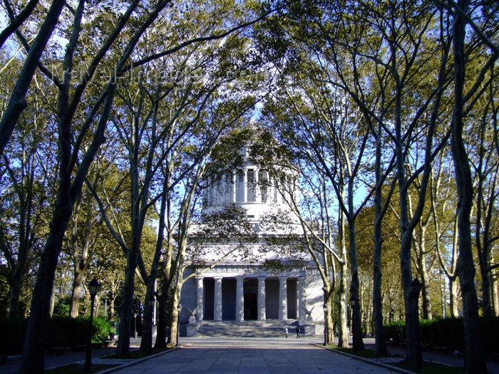 usa667: Manhattan (New York City): Grant's Tomb - arriving - photo by M.Bergsma - (c) Travel-Images.com - Stock Photography agency - Image Bank