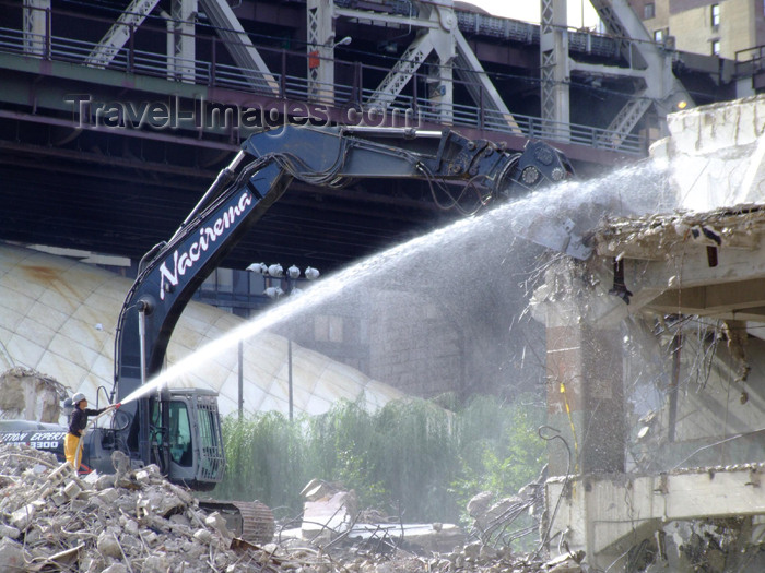 usa674: New York City: demolition - photo by M.Bergsma - (c) Travel-Images.com - Stock Photography agency - Image Bank