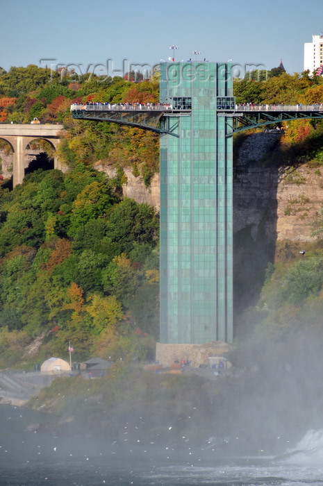usa801: Niagara Falls, New York, USA: Prospect Point Park observation tower - four elevators allow access to the base of the gorge and the Maid of the Mist boat ride - photo by M.Torres - (c) Travel-Images.com - Stock Photography agency - Image Bank