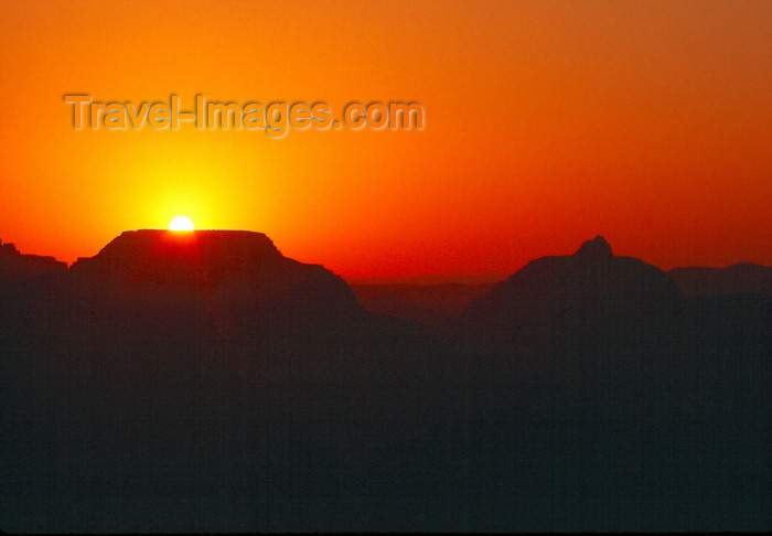 usa815: Grand Canyon (Arizona): sunset - mesa - silhouette - photo by J.Fekete - (c) Travel-Images.com - Stock Photography agency - Image Bank