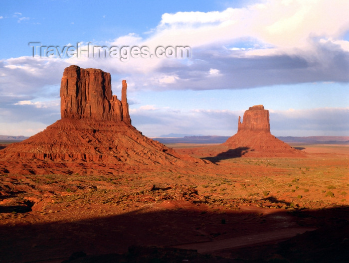 usa821: Monument Valley (Arizona): the Left and Right Mitten - buttes - photo by J.Fekete - (c) Travel-Images.com - Stock Photography agency - Image Bank