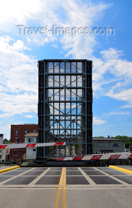 usa866: Mystic, CT, USA: Mystic River Bascule Bridge in full-up position, seen from a car's point of view with barriers in front - historical drawbridge spanning the Mystic River, built in 1920, owned by the Connecticut Department of Transportation - photo by M.Torres - (c) Travel-Images.com - Stock Photography agency - Image Bank