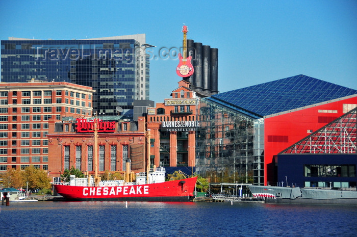 usa895: Baltimore, Maryland, USA: lightship Chesapeake, National Aquarium and the old Power Station - east side of the Inner Harbor - photo by M.Torres - (c) Travel-Images.com - Stock Photography agency - Image Bank