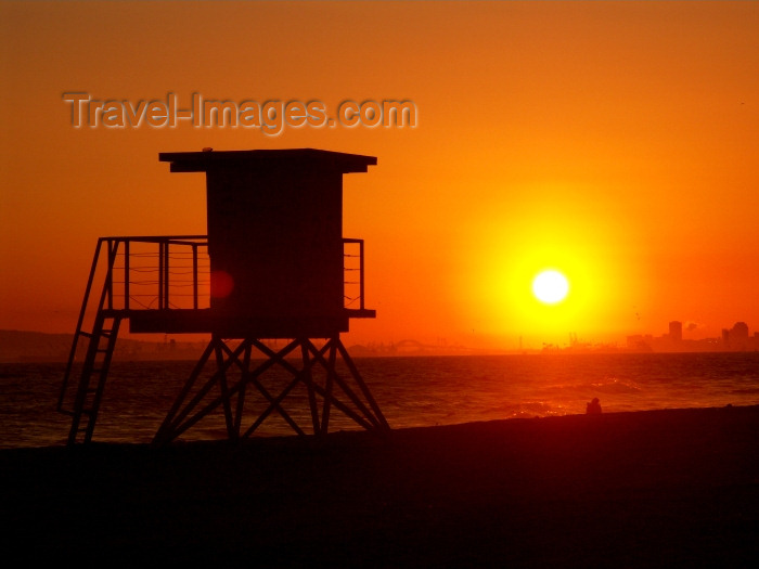 usa92: Huntington Beach - Orange County (California): lifeguard booth - Photo by G.Friedman - (c) Travel-Images.com - Stock Photography agency - Image Bank