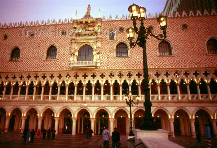 usa945: USA - Las Vegas (Nevada): The Venetian casino - Palazzo Ducale - photo by J.Fekete - (c) Travel-Images.com - Stock Photography agency - Image Bank