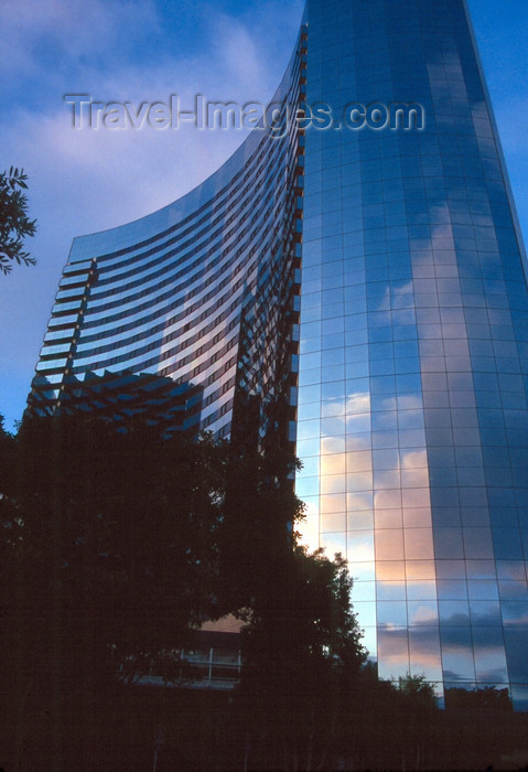 usa953: San Diego (California): Marriot Hotel with reflection of sunset clouds in glass wall - photo by J.Fekete - (c) Travel-Images.com - Stock Photography agency - Image Bank