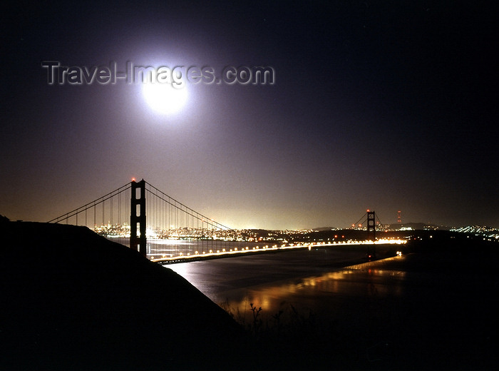 usa965: USA - San Francisco (California): Golden Gate bridge in the moonlight - photo by J.Fekete - (c) Travel-Images.com - Stock Photography agency - Image Bank