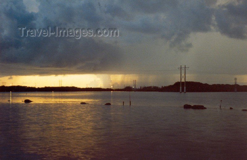 usa97: Key West / EYW (Florida): in the flood (photo by Nacho Cabana) - (c) Travel-Images.com - Stock Photography agency - Image Bank