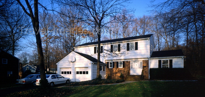 usa996: New Jersey, USA: suburbia house - photo by A.Bartel - (c) Travel-Images.com - Stock Photography agency - Image Bank