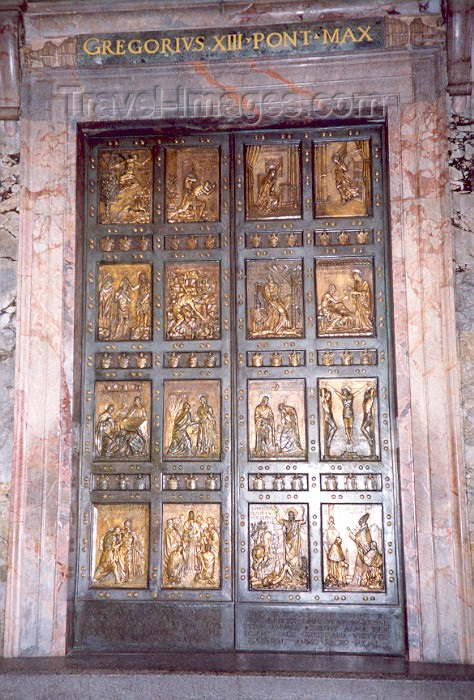 vatican14: Holy See - Vatican - Rome - St Peter's Basilica: Bronze gate (photo by Miguel Torres) - (c) Travel-Images.com - Stock Photography agency - Image Bank