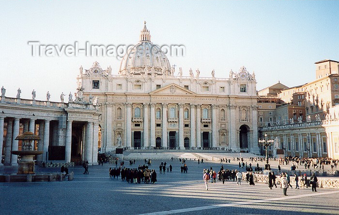 vatican17: Holy See - Vatican - Rome - St. Peter's square - in January (photo by Miguel Torres) - (c) Travel-Images.com - Stock Photography agency - Image Bank