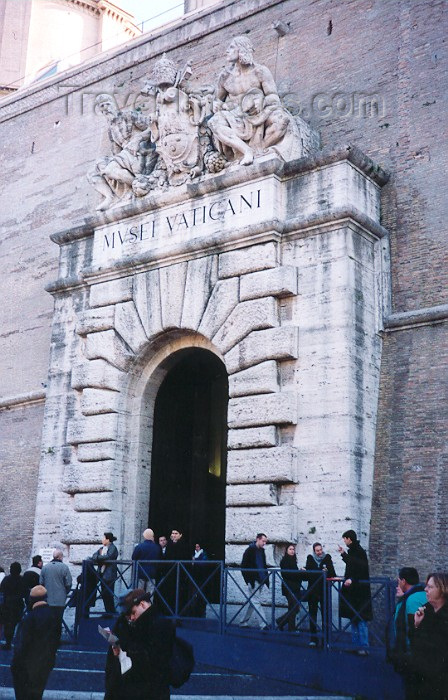 vatican21: Santa Sede - Vaticano - Roma - Leaving the Vatican Museums - Musei Vaticani (photo by Miguel Torres) - (c) Travel-Images.com - Stock Photography agency - Image Bank