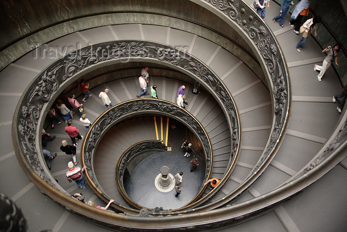 vatican28: Santa Sede - Vaticano - Roma - Vatican museum: double spiral staircase - grand stairway - designed by Giuseppe Momo - photo by A.Dnieprowsky - (c) Travel-Images.com - Stock Photography agency - Image Bank