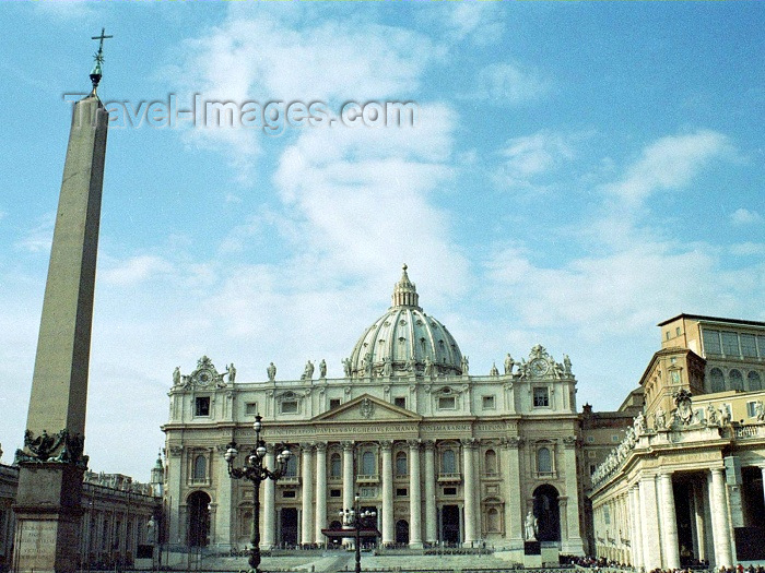 vatican31: Holy See - Vatican - Rome - St Peter's Basilica and the obelisk (photo by M.Bergsma) - (c) Travel-Images.com - Stock Photography agency - Image Bank