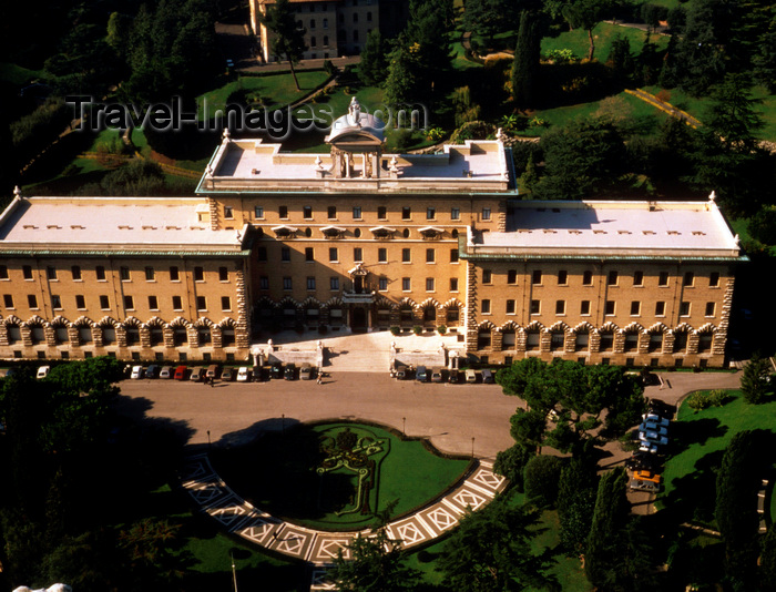 vatican40: Vatican: Palace of the Governorate of Vatican City State - photo by J.Fekete - (c) Travel-Images.com - Stock Photography agency - Image Bank