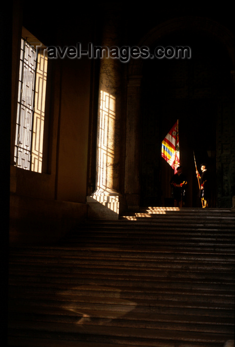 vatican41: Vatican: stairs and Pontifical Swiss Guard - photo by J.Fekete - (c) Travel-Images.com - Stock Photography agency - Image Bank