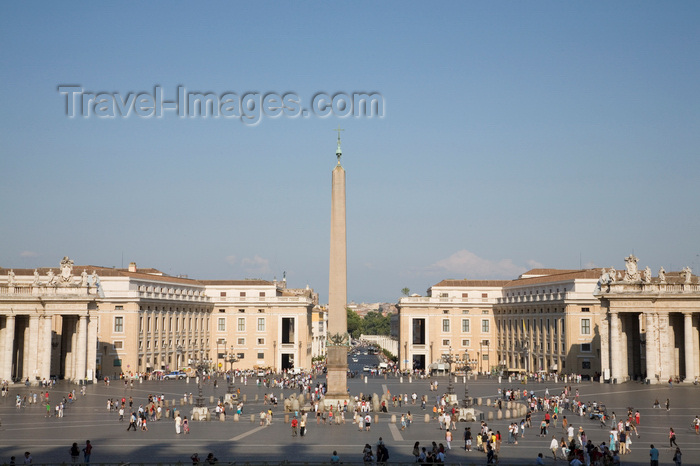 vatican52:  Vatican City, Rome - Saint Peter's square and Piazza Pio XII - photo by I.Middleton - (c) Travel-Images.com - Stock Photography agency - Image Bank
