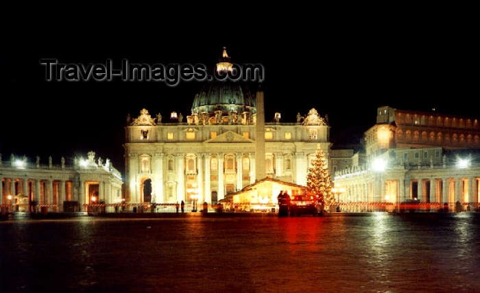 vatican6: Holy See - Vatican - Rome - St. Peter's square - around midnight - Unesco world heritage site (photo by Miguel Torres) - (c) Travel-Images.com - Stock Photography agency - Image Bank