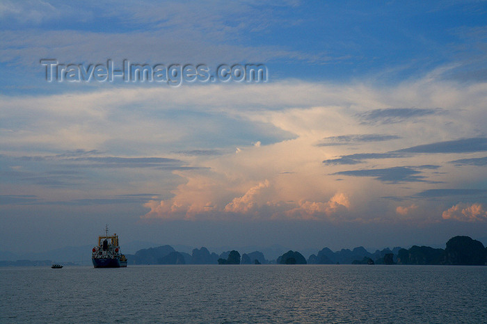 vietnam116: Halong Bay - Vietnam: a large ship comes from the Gulf of Tonkin - photo by Tran Thai - (c) Travel-Images.com - Stock Photography agency - Image Bank