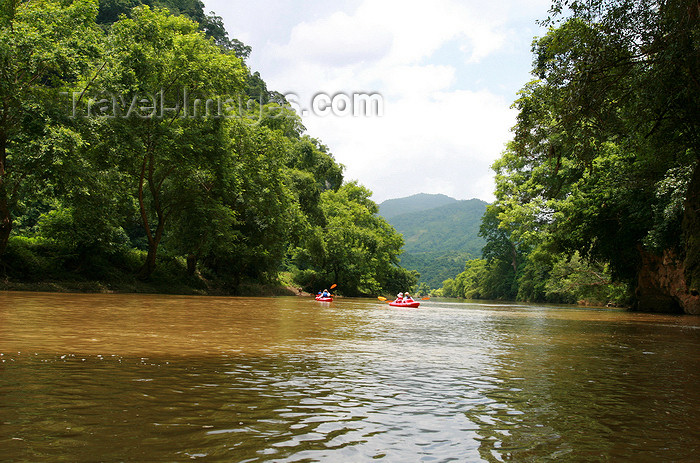 vietnam140: Ba Be National Park - Vietnam: Paddling in Nang River; Babe lake - photo by Tran Thai - (c) Travel-Images.com - Stock Photography agency - Image Bank