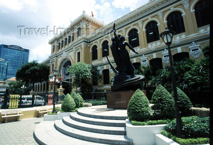 vietnam17: Vietnam - Ho Chi Minh city / Saigon: the historic Post Office designed by Gustav Eiffel (photo by R.Eime) - (c) Travel-Images.com - Stock Photography agency - Image Bank