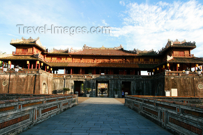 vietnam170: Hue - Vietnam: Imperial Citadel - main entrance - Ngo Mon, the 'noon' gate - photo by Tran Thai - (c) Travel-Images.com - Stock Photography agency - Image Bank