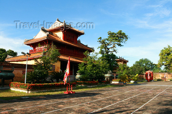 vietnam176: Hue - Vietnam: Imperial Citadel - The Mieu, the Temple of Generations - photo by Tran Thai - (c) Travel-Images.com - Stock Photography agency - Image Bank