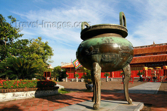 vietnam177: Hue - Vietnam: Imperial Citadel - Nguyen dynastic urn - photo by Tran Thai - (c) Travel-Images.com - Stock Photography agency - Image Bank
