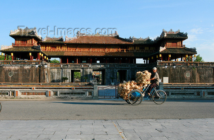 vietnam182: Hue - Vietnam: Imperial Citadel - Ngo Mon, the 'noon' gate - coconuts - photo by Tran Thai - (c) Travel-Images.com - Stock Photography agency - Image Bank