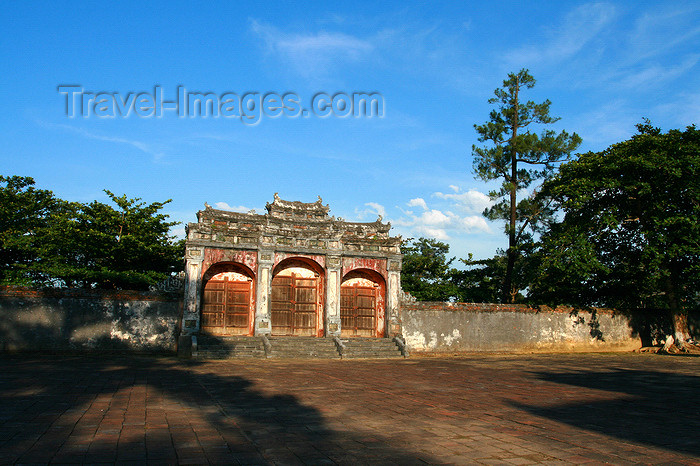 vietnam183: Hue - Vietnam: Minh Mang Mausoleum complex - gate - photo by Tran Thai - (c) Travel-Images.com - Stock Photography agency - Image Bank