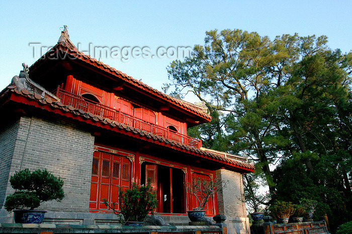 vietnam186: Hue - Vietnam: pavilion inside the Minh Mang Mausoleum - photo by Tran Thai - (c) Travel-Images.com - Stock Photography agency - Image Bank