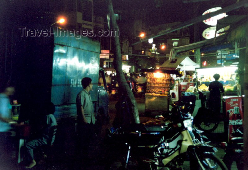 vietnam50: Vietnam - Ho Chi Minh city / Saigon: night - photo by N.Cabana - (c) Travel-Images.com - Stock Photography agency - Image Bank