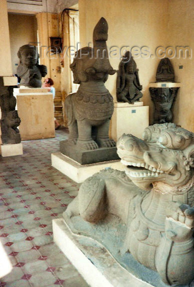 vietnam77: Vietnam - Danang / Tourane: Cham statuary - Cham museum - photo by G.Frysinger - (c) Travel-Images.com - Stock Photography agency - Image Bank