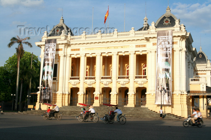 vietnam92: Hanoi - Vietnam - Hanoi Opera House - Trang Tien Street - architects Harley and Broyer - photo by Tran Thai - (c) Travel-Images.com - Stock Photography agency - Image Bank