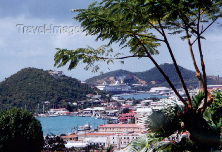 virgin-us16: US Virgin Islands - Saint Thomas: Charlotte Amalie - looking at Water Island (photo by M.Torres) - (c) Travel-Images.com - Stock Photography agency - Image Bank