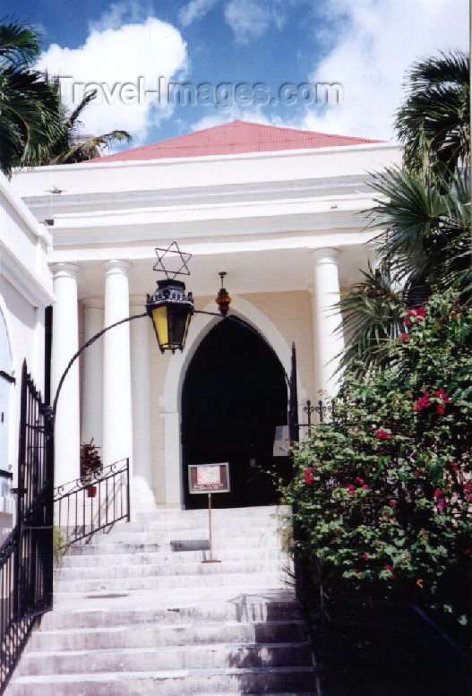 virgin-us17: US Virgin Islands - Saint Thomas: Charlotte Amalie - the Sephardic Synagogue on Crystal Gade (photo by M.Torres) - (c) Travel-Images.com - Stock Photography agency - Image Bank