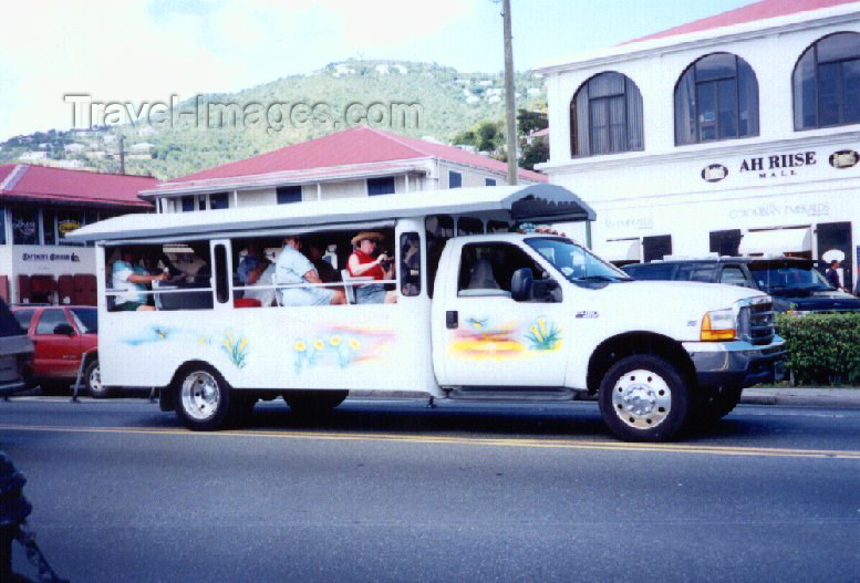 virgin-us21: US Virgin Islands - Saint Thomas: Charlotte Amalie - al fresco bus (photo by Miguel Torres) - (c) Travel-Images.com - Stock Photography agency - Image Bank