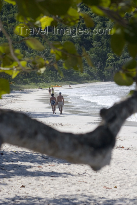 virgin-us45: US Virgin Islands - St. Thomas - Magens Bay: beach walk (photo by David Smith) - (c) Travel-Images.com - Stock Photography agency - Image Bank